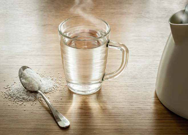 Salt water rinse for Tooth Pain