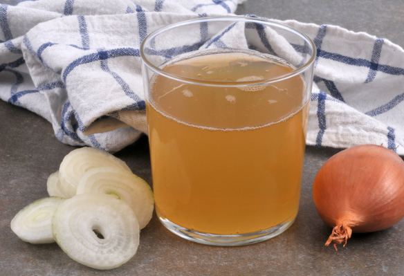 Onion juice for Dandruff